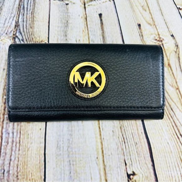 New Michael Kors  Fulton Flap Continental Wallet Black Leather‎ - Picture 1 of 5